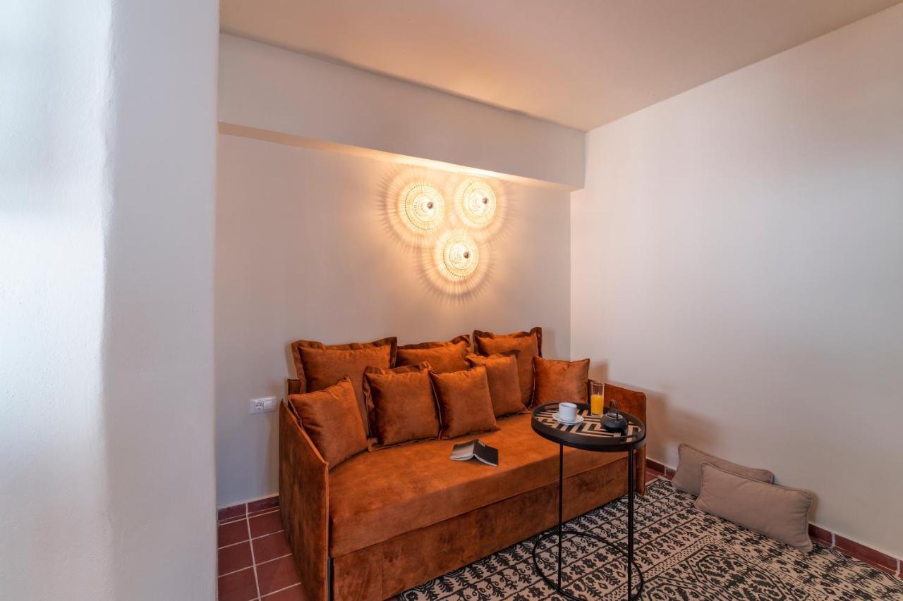 Maris Lindos Suites & Apartments Dış mekan fotoğraf